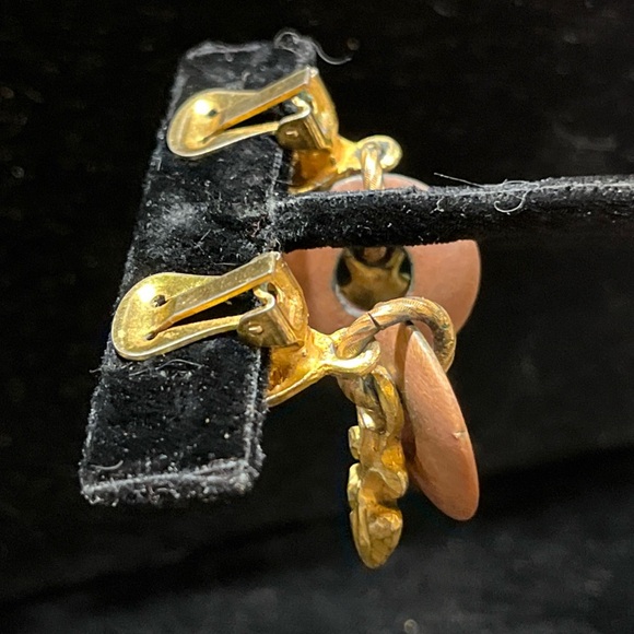 Kate Hines Brushed Goldtone FleurDeLis Dangling Vintage Clipon Jewelry Earrings - Picture 11 of 14